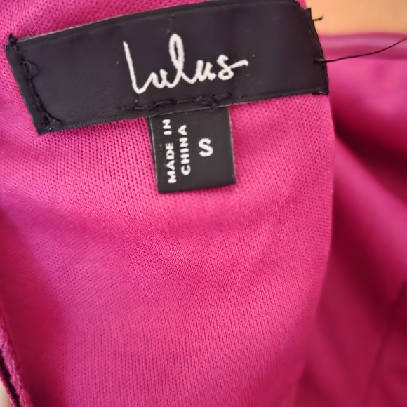 Elegant Magenta One-Shoulder Dress - Picture 11 of 11